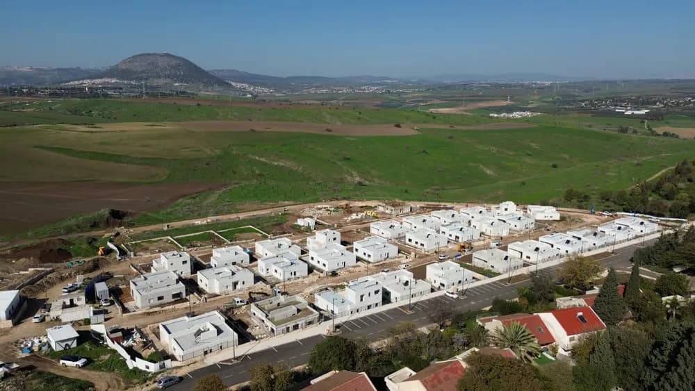 הרחבת קיבוץ גזית · שליכט תרמי לבן
